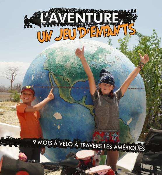 L'affiche de film "L'aventure un jeu d'enfants" avec deux enfants devant un globe